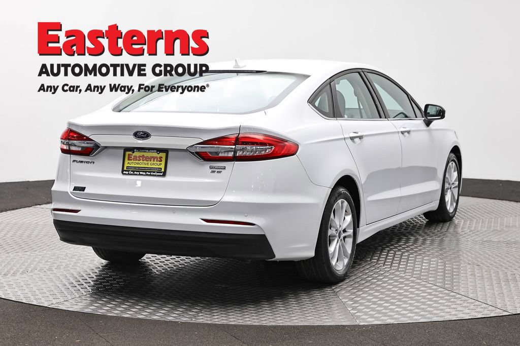 Used 2020 Ford Fusion SE FWD image 5