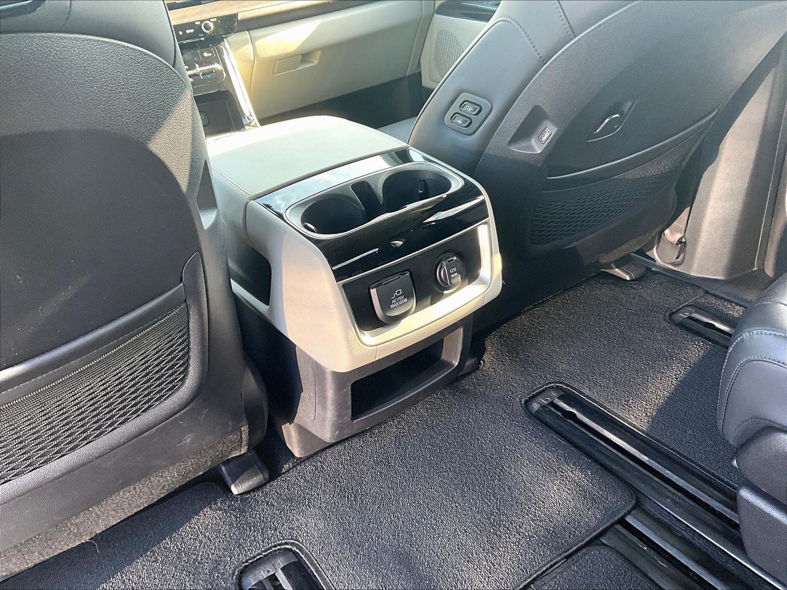Used 2023 Kia Carnival SX FWD image 10