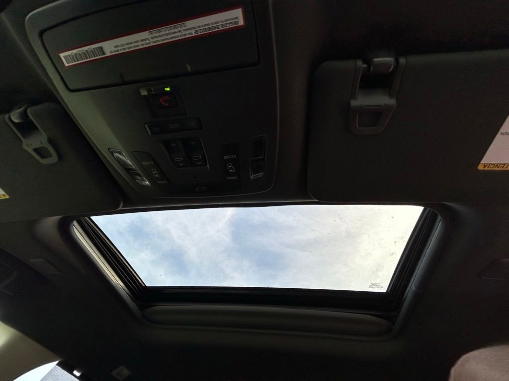 Certified 2021 Toyota Sienna Platinum FWD image 31