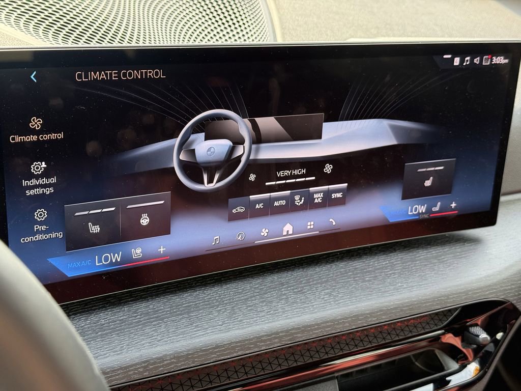 Used 2025 BMW 330i xDrive Sedan w/ M Sport Package image 27