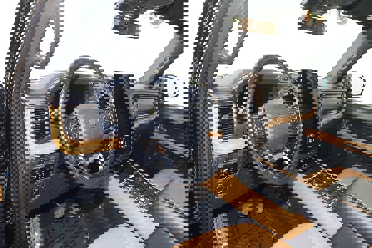 Used 2024 Ford Expedition Max Platinum AWD/4WD image 31