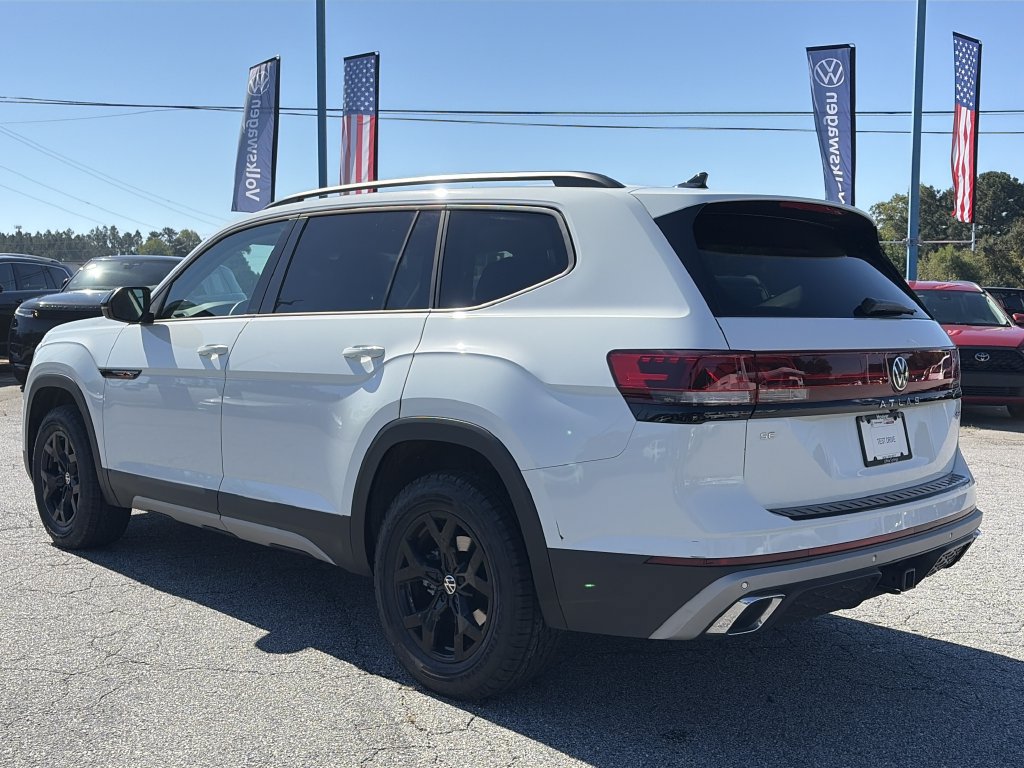Certified 2025 Volkswagen Atlas Peak Edition SE AWD/4WD image 22