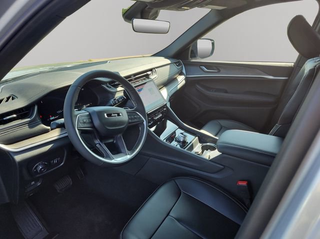 New 2025 Jeep Grand Cherokee Limited w/ Trailer Tow Package image 25