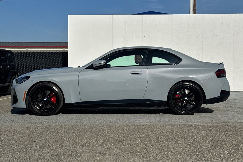 Used 2023 BMW 230i Coupe w/ M Sport Package image 6