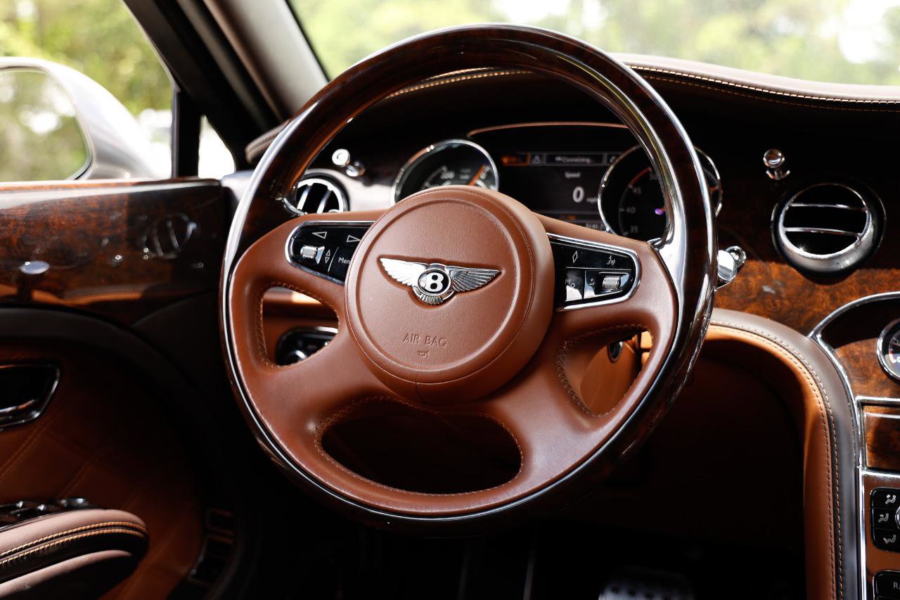 Used 2016 Bentley Mulsanne Speed RWD image 32