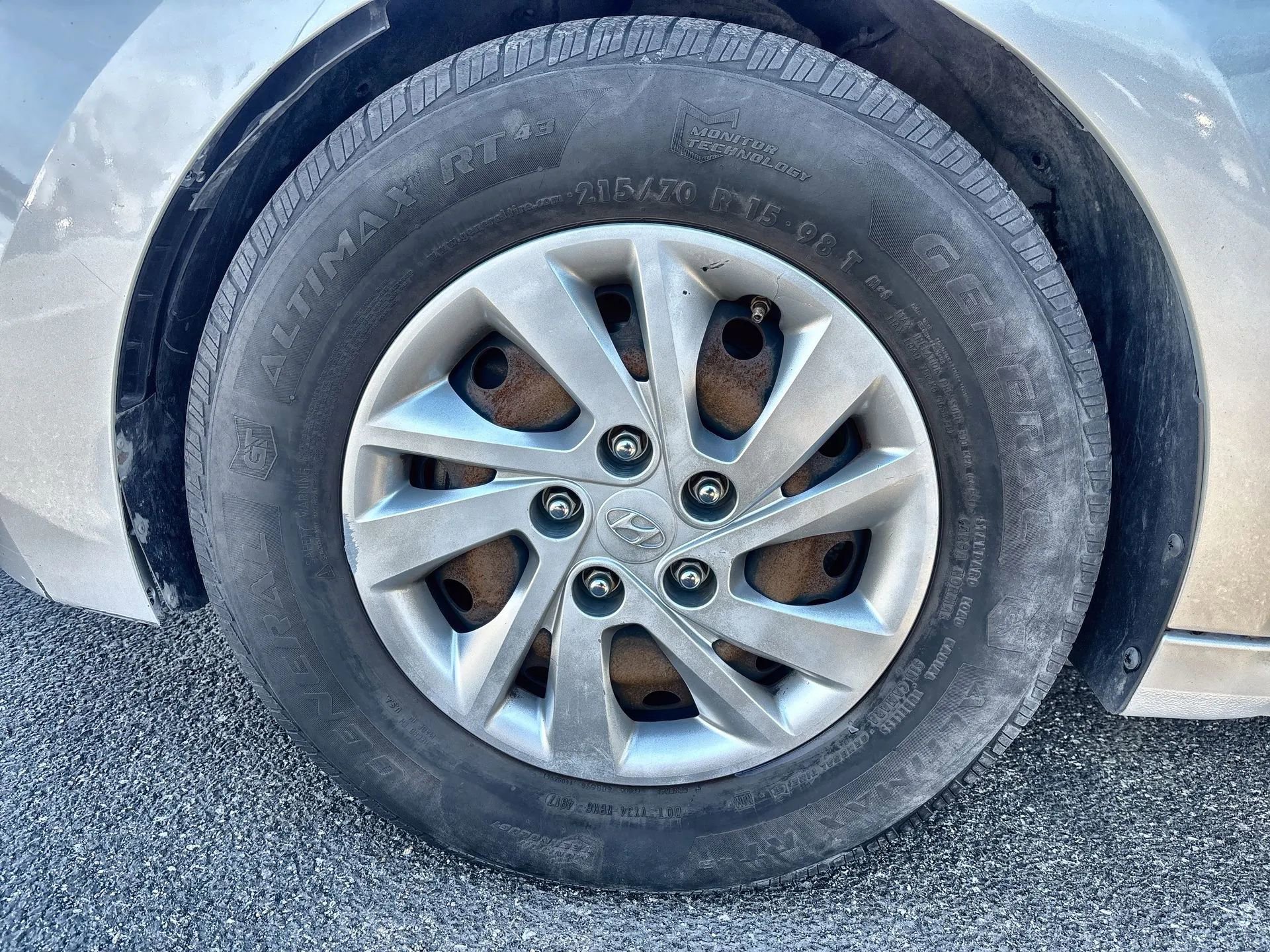 Used 2017 Hyundai Elantra SE image 17