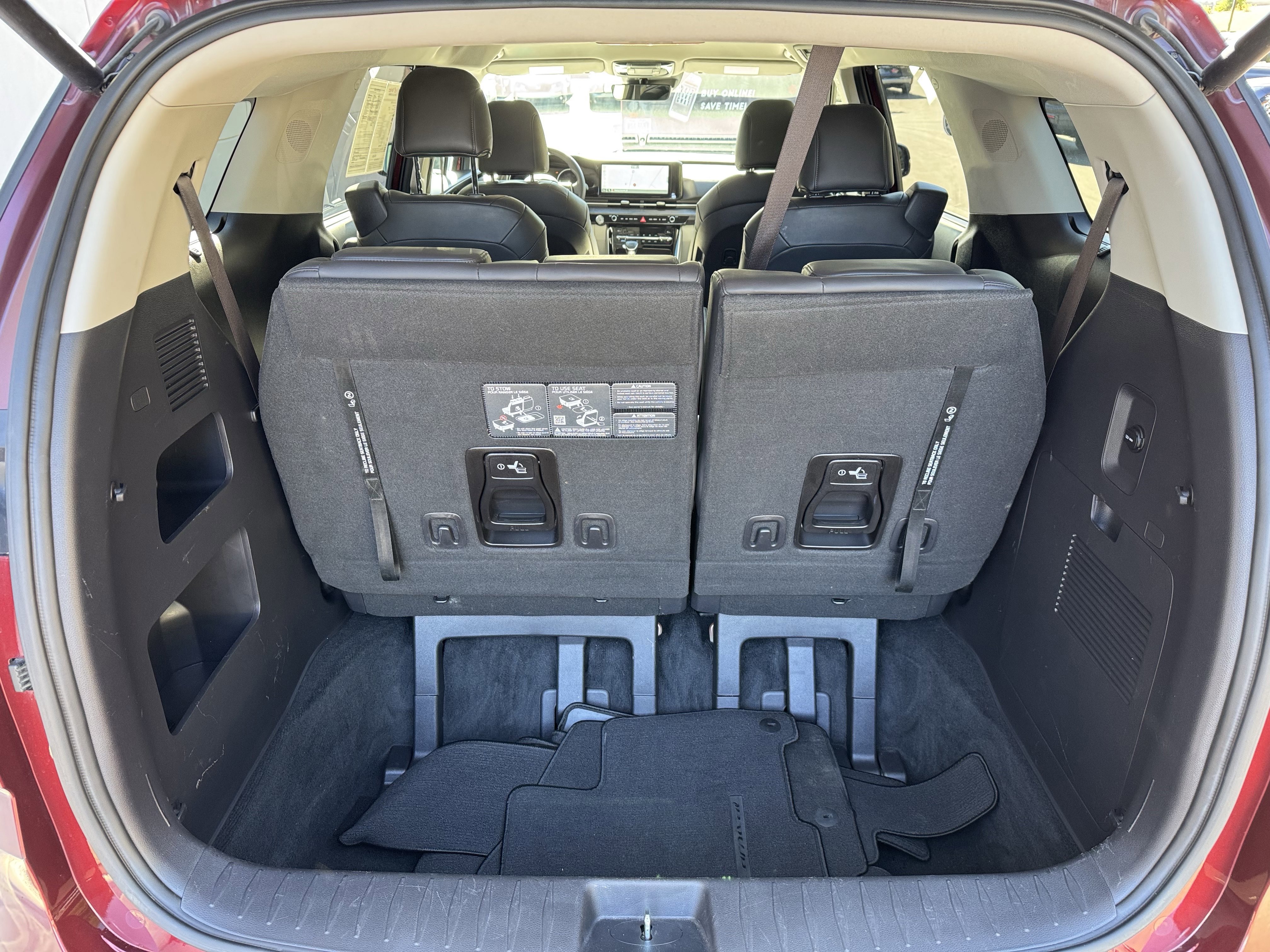 Used 2024 Kia Carnival EX image 24