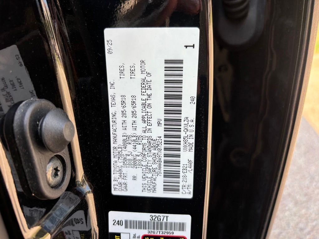 Used 2026 Toyota Sequoia TRD Pro AWD/4WD image 32