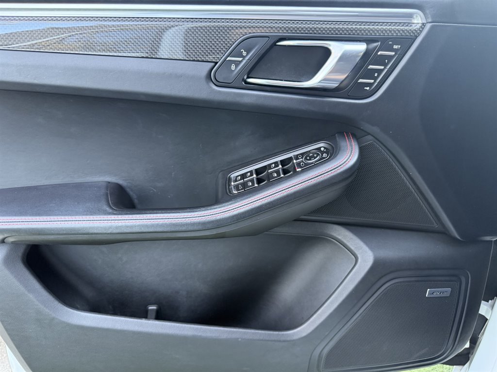 Used 2018 Porsche Macan GTS image 31