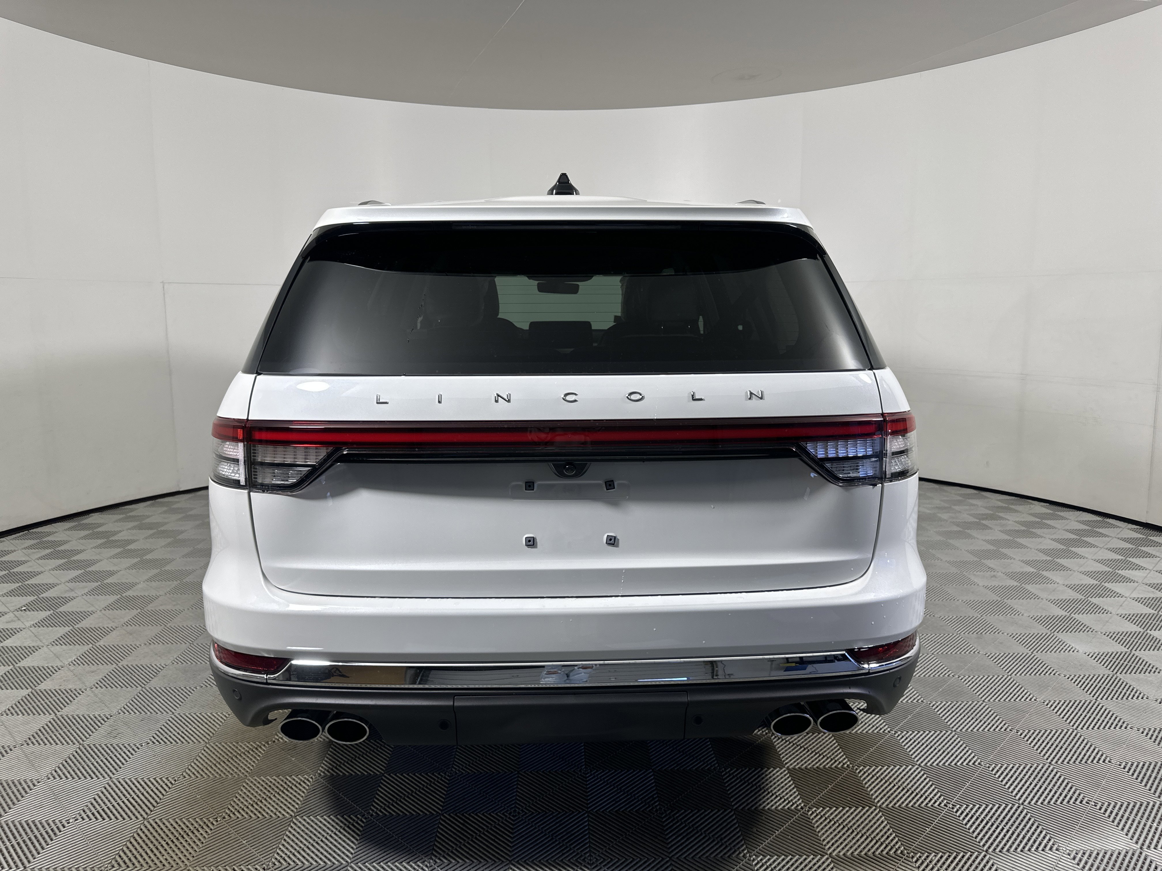 New 2025 Lincoln Aviator AWD image 6