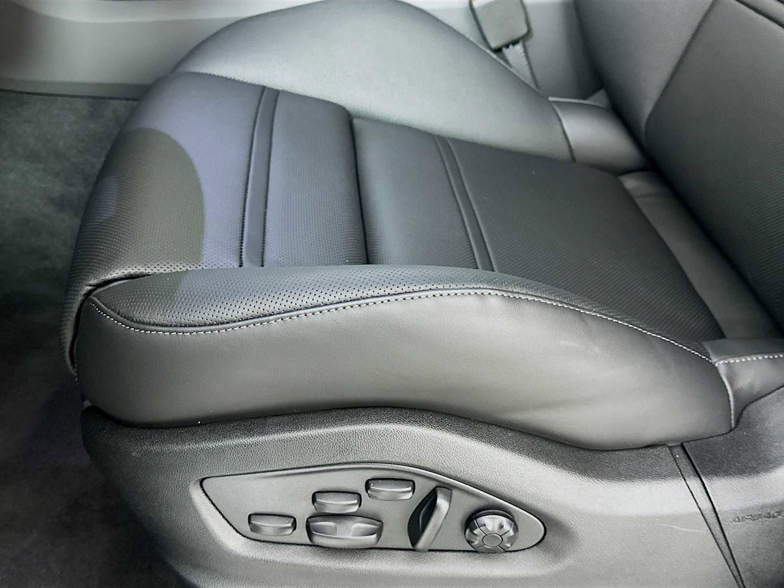 New 2026 Porsche Cayenne image 12