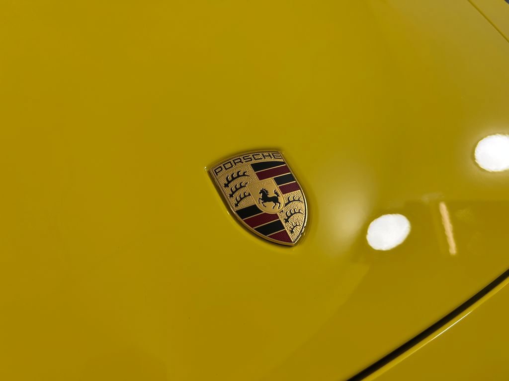 Certified 2024 Porsche 911 Targa 4 AWD/4WD image 31