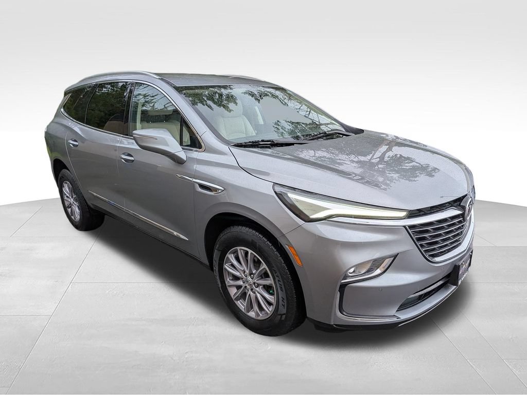 Used 2024 Buick Enclave Essence AWD/4WD image 11