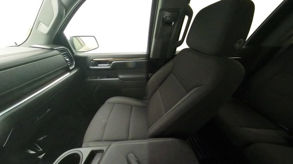 Used 2022 Chevrolet Silverado 1500 LT image 34