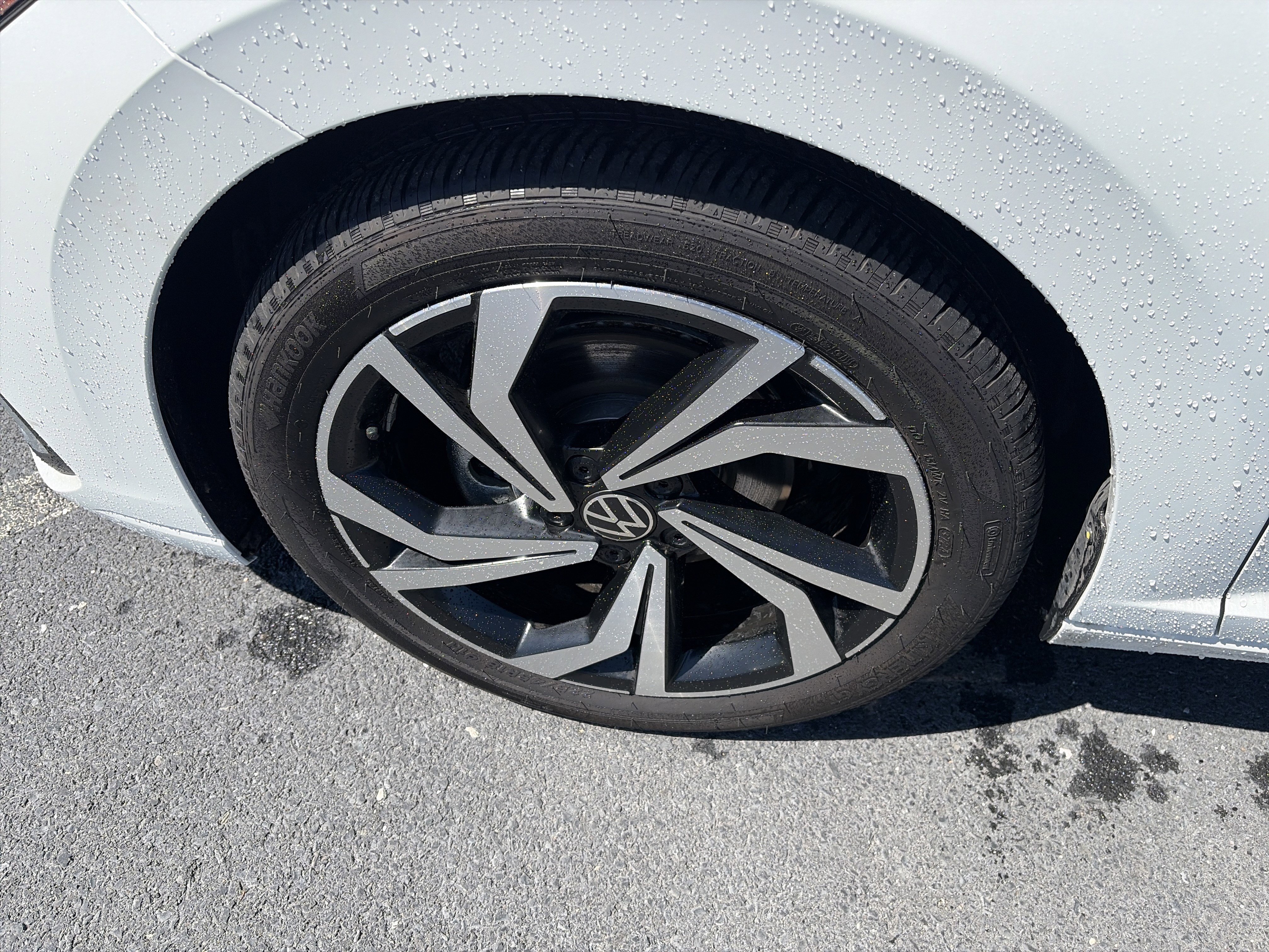 Used 2025 Volkswagen Jetta SEL image 9