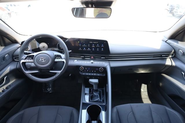 Used 2023 Hyundai Elantra SEL w/ Convenience Package image 13