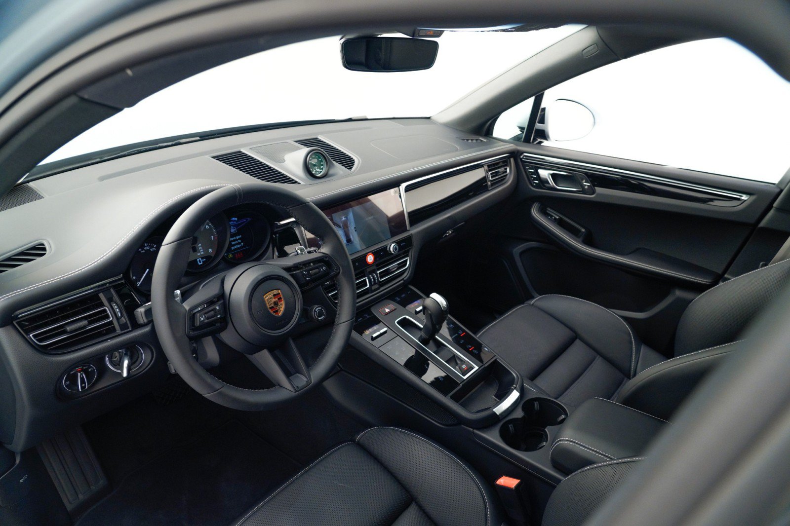 New 2026 Porsche Macan S AWD/4WD image 4