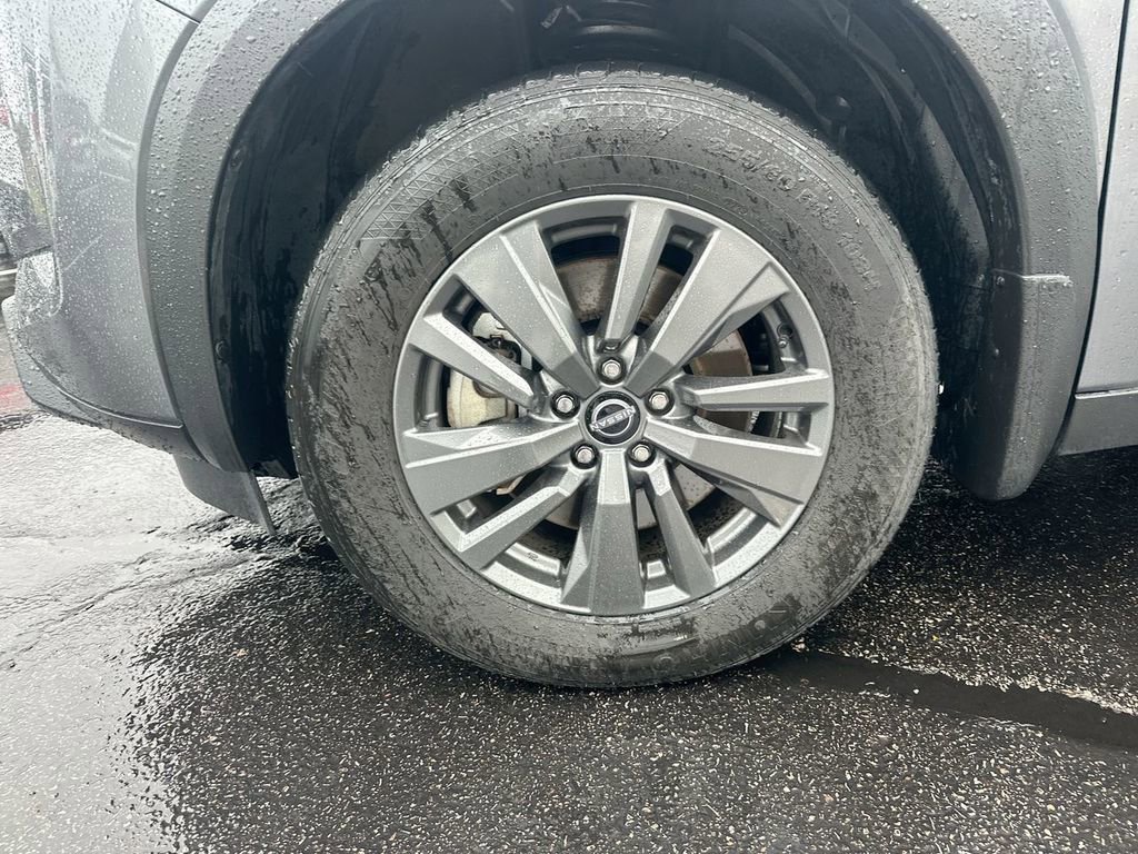 Used 2024 Nissan Pathfinder SV image 38