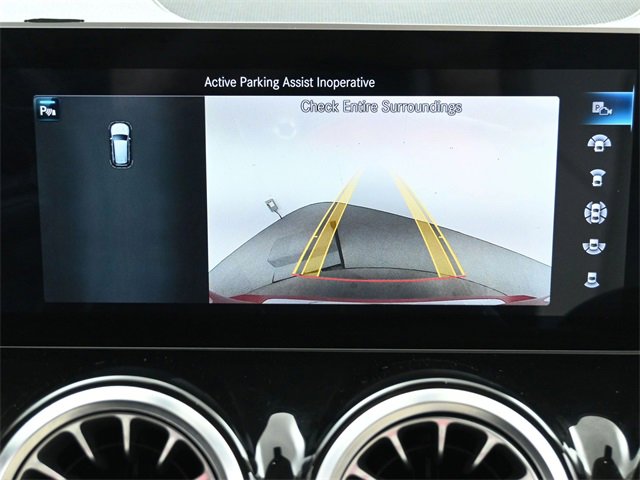 Used 2020 Mercedes-Benz GLB 250 w/ Premium Package image 28