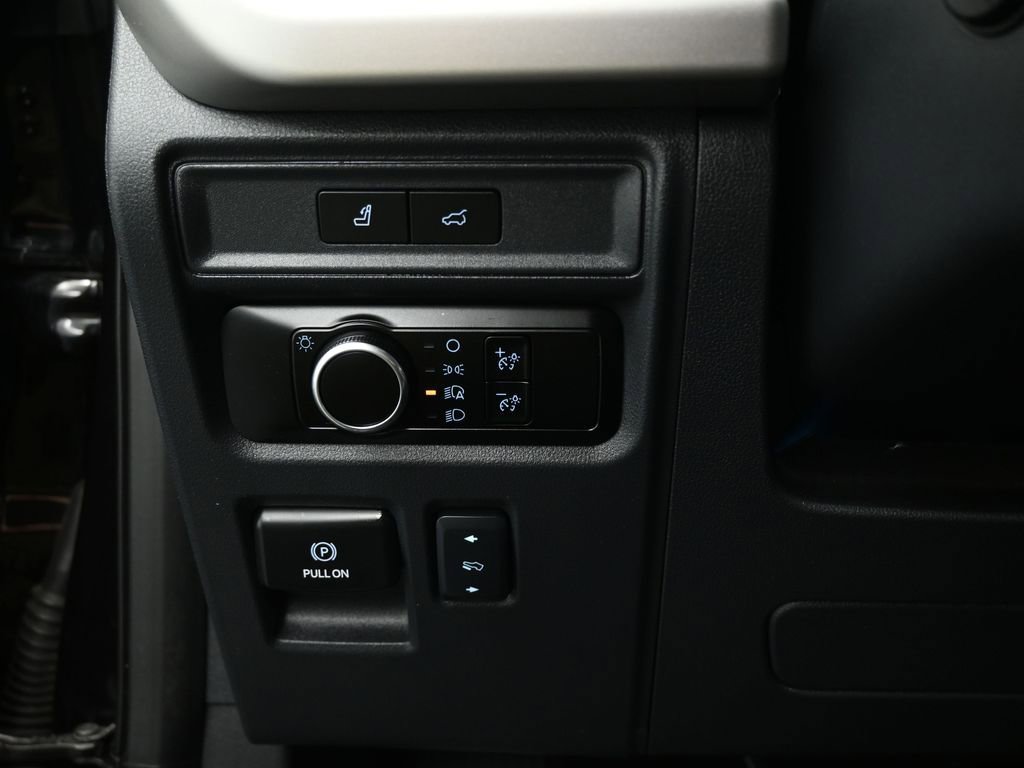 Certified 2024 Ford Expedition Max XLT image 12