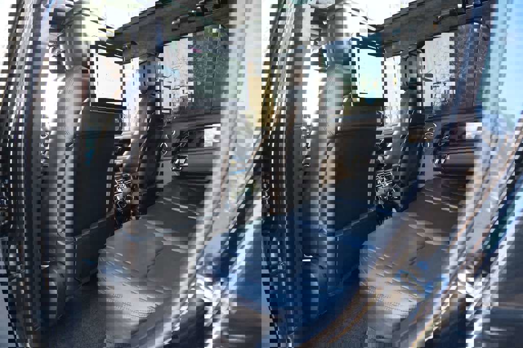 Used 2019 Land Rover Range Rover Autobiography image 23