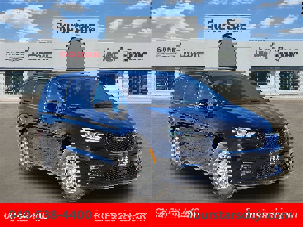 New 2026 Chrysler Pacifica Select