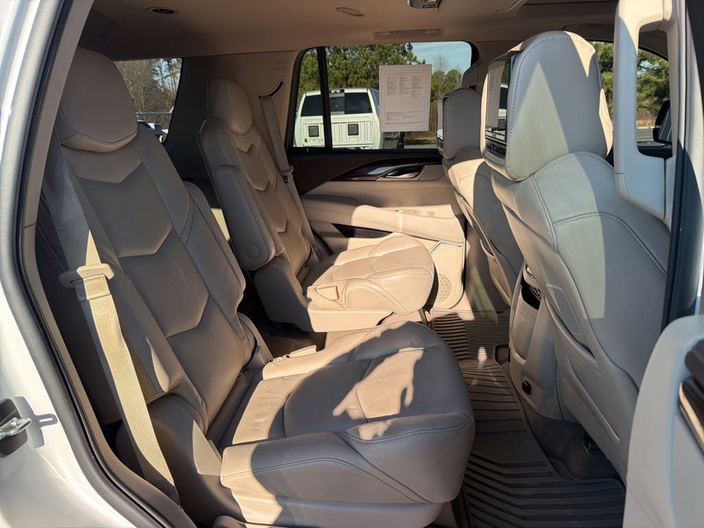Used 2016 Cadillac Escalade Luxury image 22