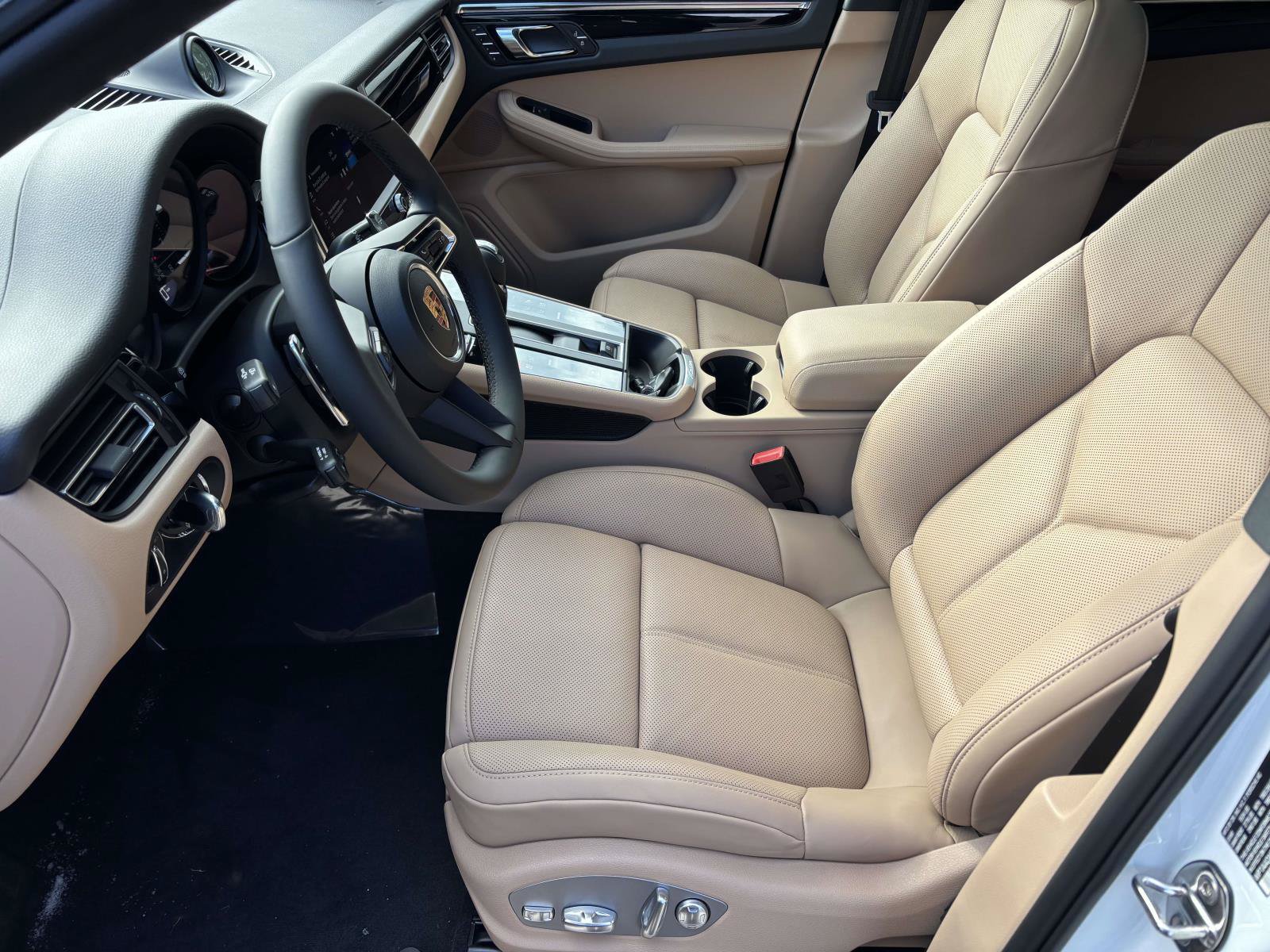 New 2026 Porsche Macan AWD/4WD image 20
