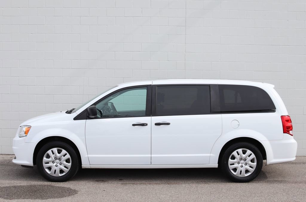 Used 2019 Dodge Grand Caravan SE image 2