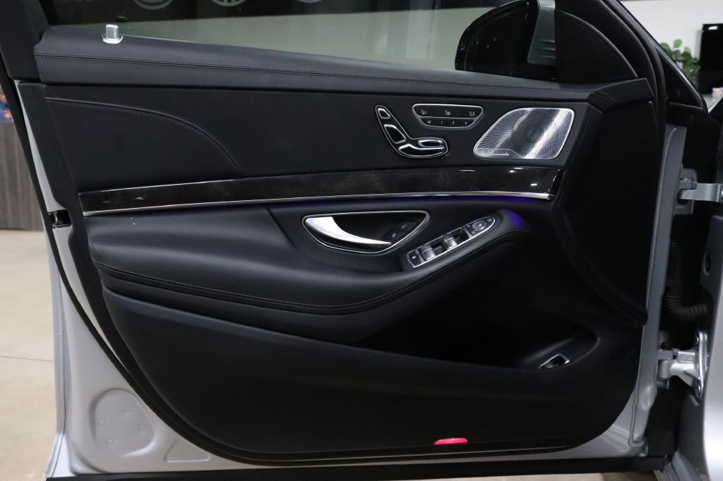 Used 2018 Mercedes-Benz S 560 Sedan image 9