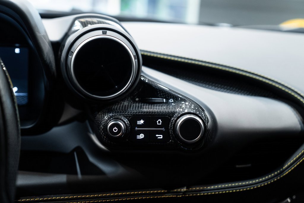 Certified 2022 Ferrari F8 Tributo image 33