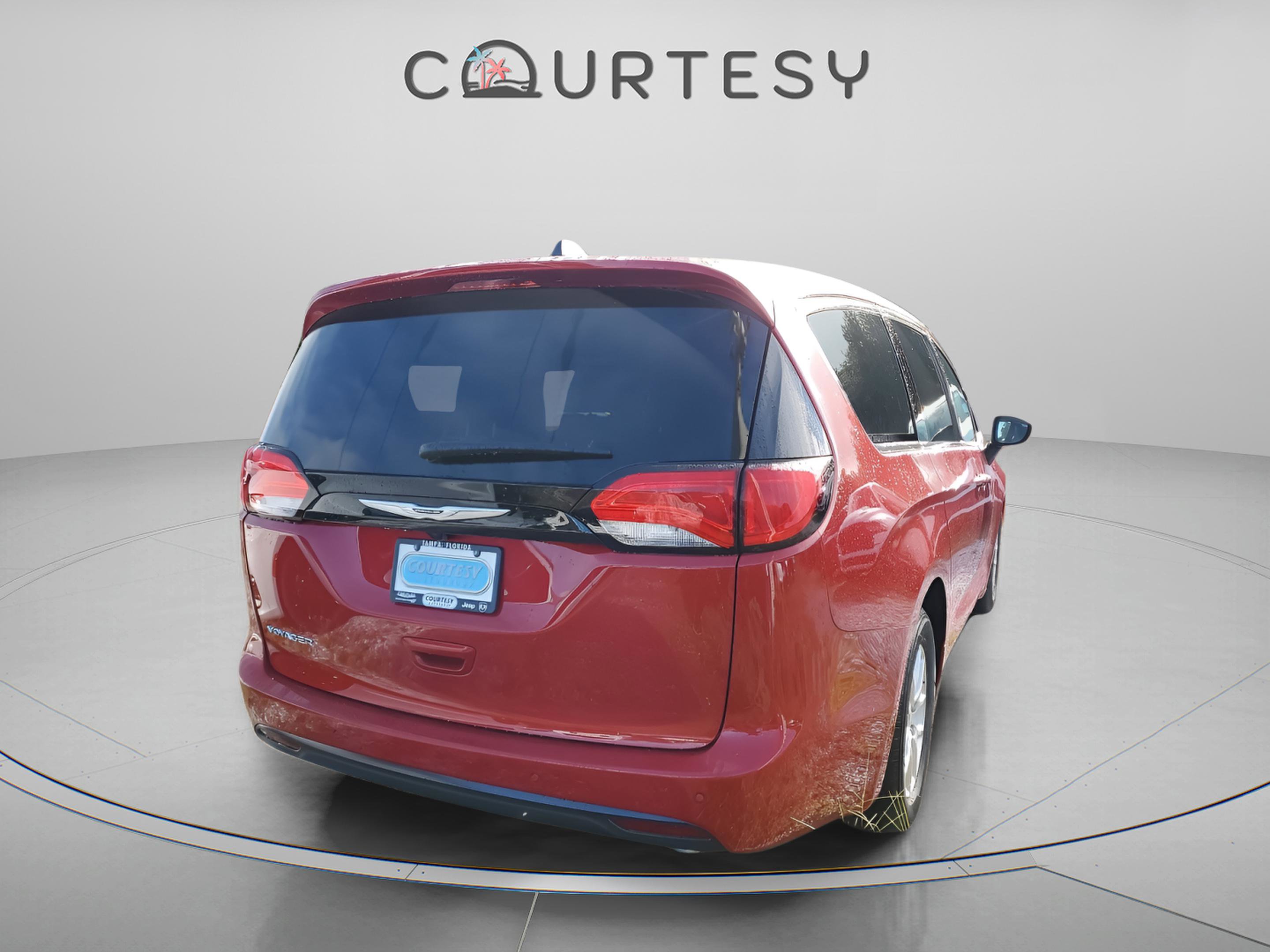 New 2026 Chrysler Voyager LX image 4