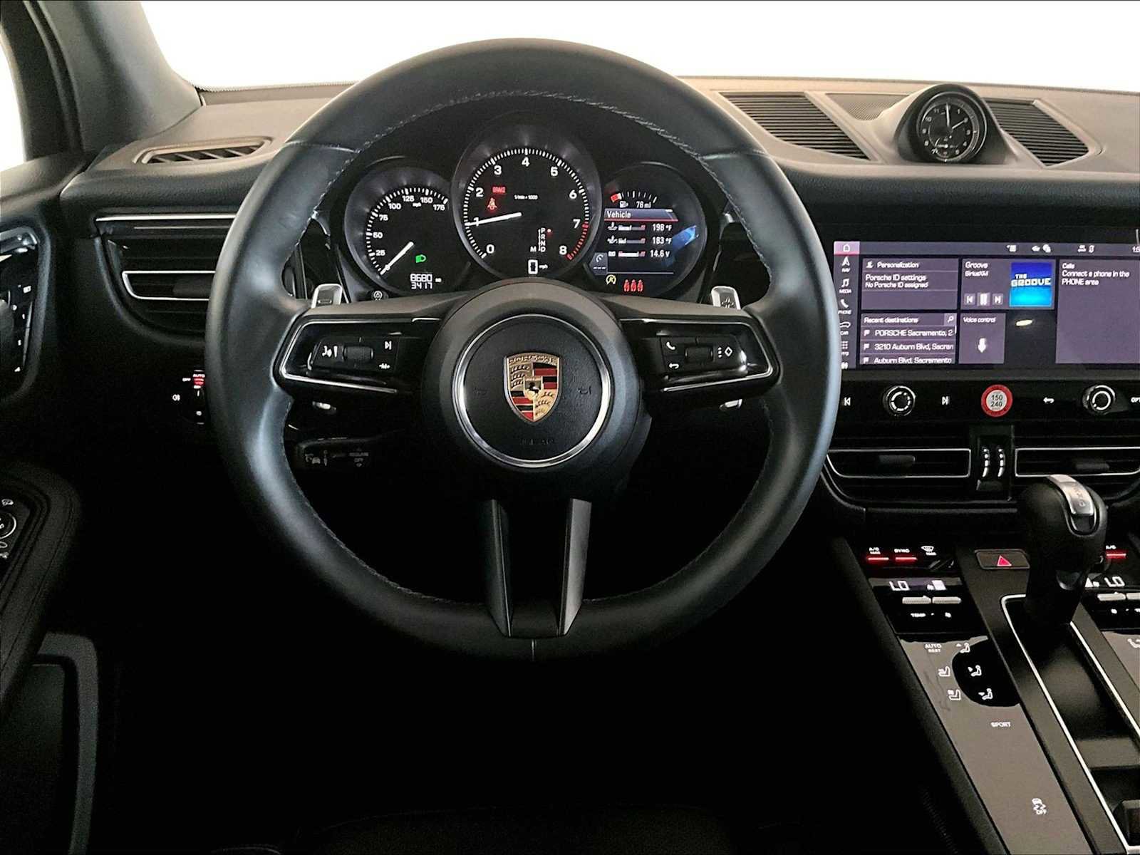 Used 2025 Porsche Macan image 16