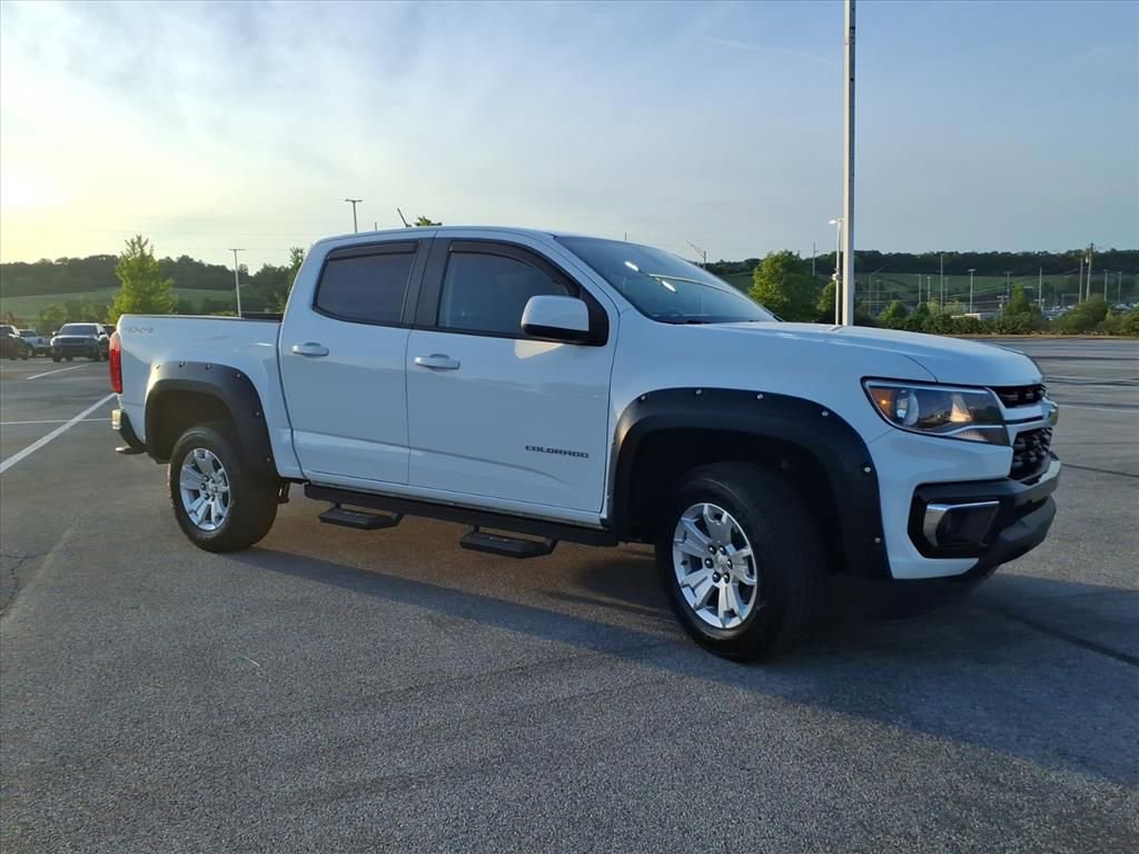 Used 2022 Chevrolet Colorado LT AWD/4WD image 4
