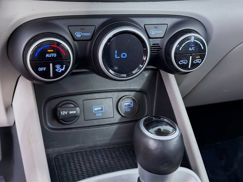 Used 2021 Hyundai Venue SEL FWD image 19