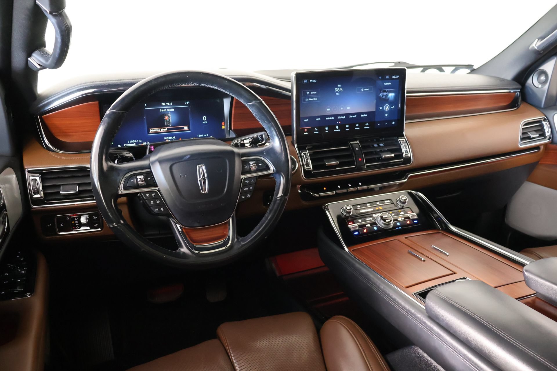 Used 2022 Lincoln Navigator L Reserve AWD/4WD image 2