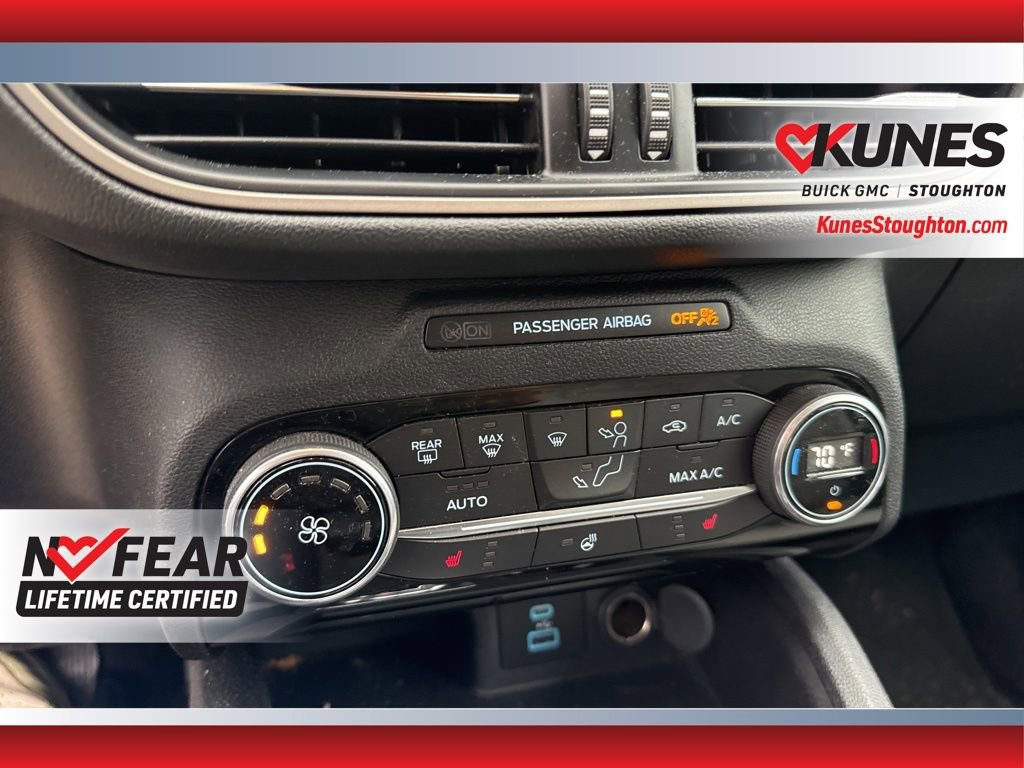 Used 2021 Ford Escape SE w/ SE Sport Appearance Package image 34