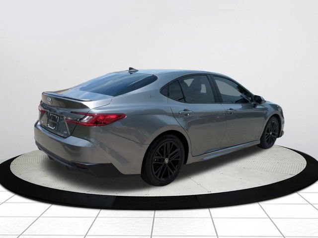 Used 2025 Toyota Camry SE FWD image 3