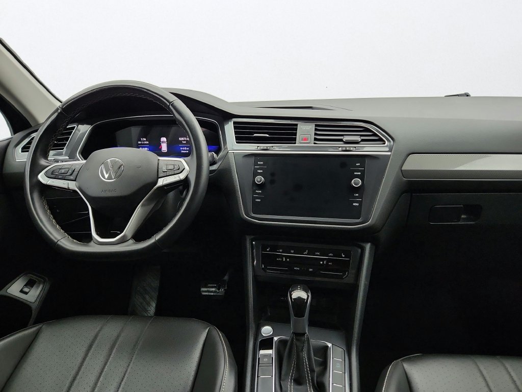 Used 2024 Volkswagen Tiguan SE AWD/4WD image 20