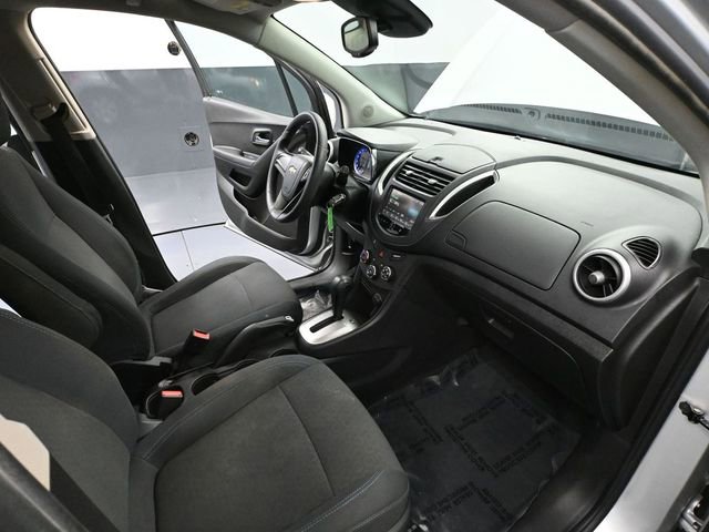 Used 2016 Chevrolet Trax LS image 39