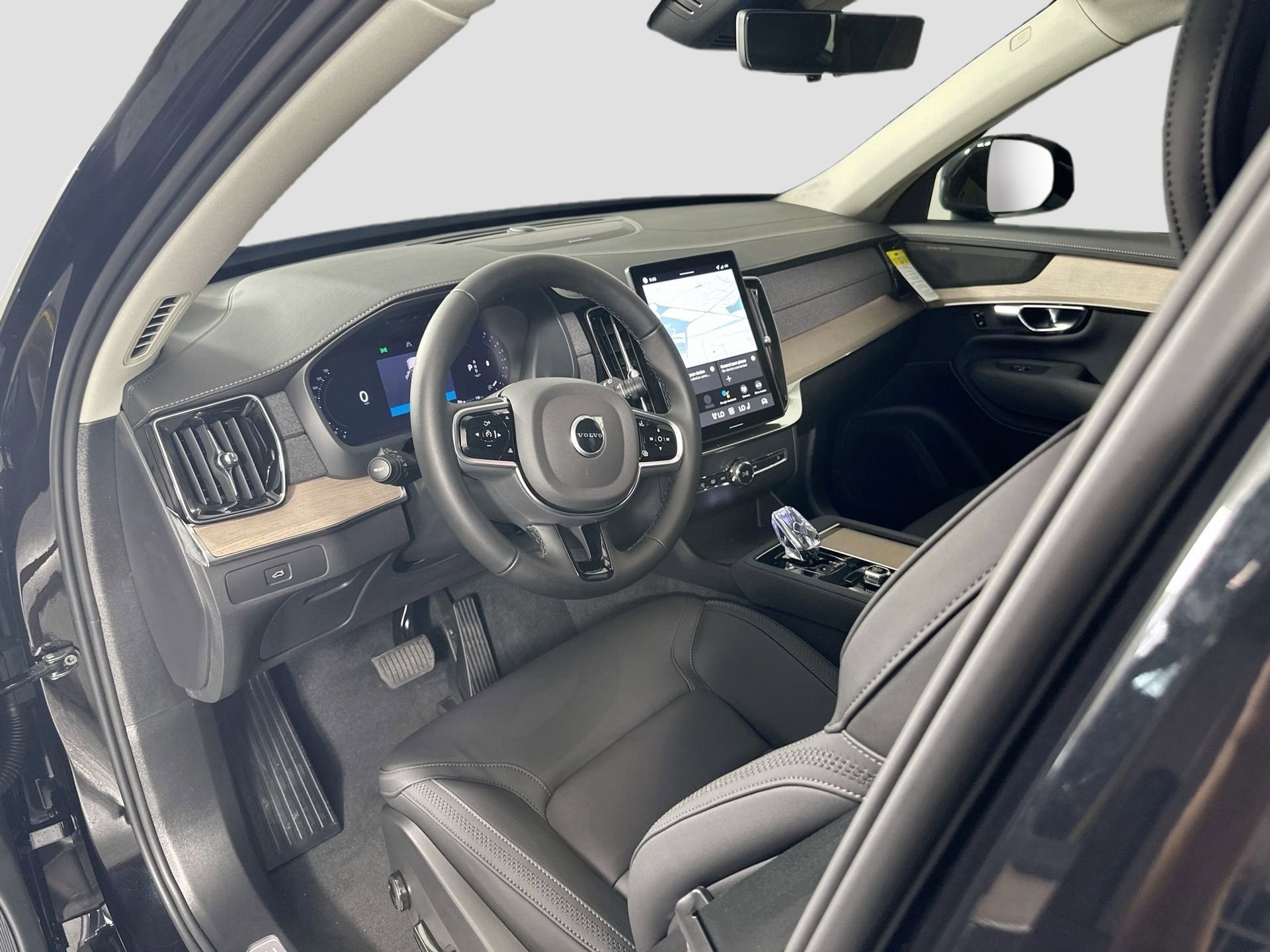 New 2026 Volvo XC90 B5 Plus w/ Protection Package Premier AWD/4WD image 10