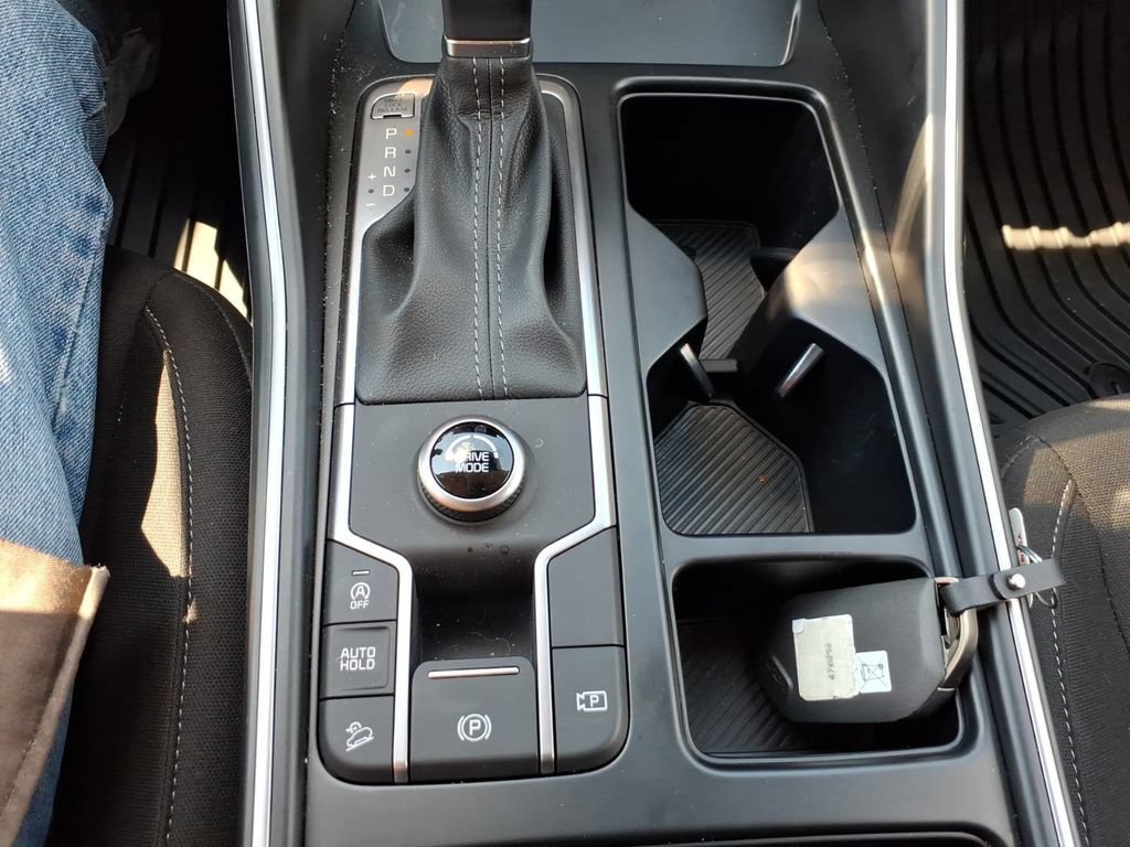 Certified 2026 Kia Sorento LX FWD image 13