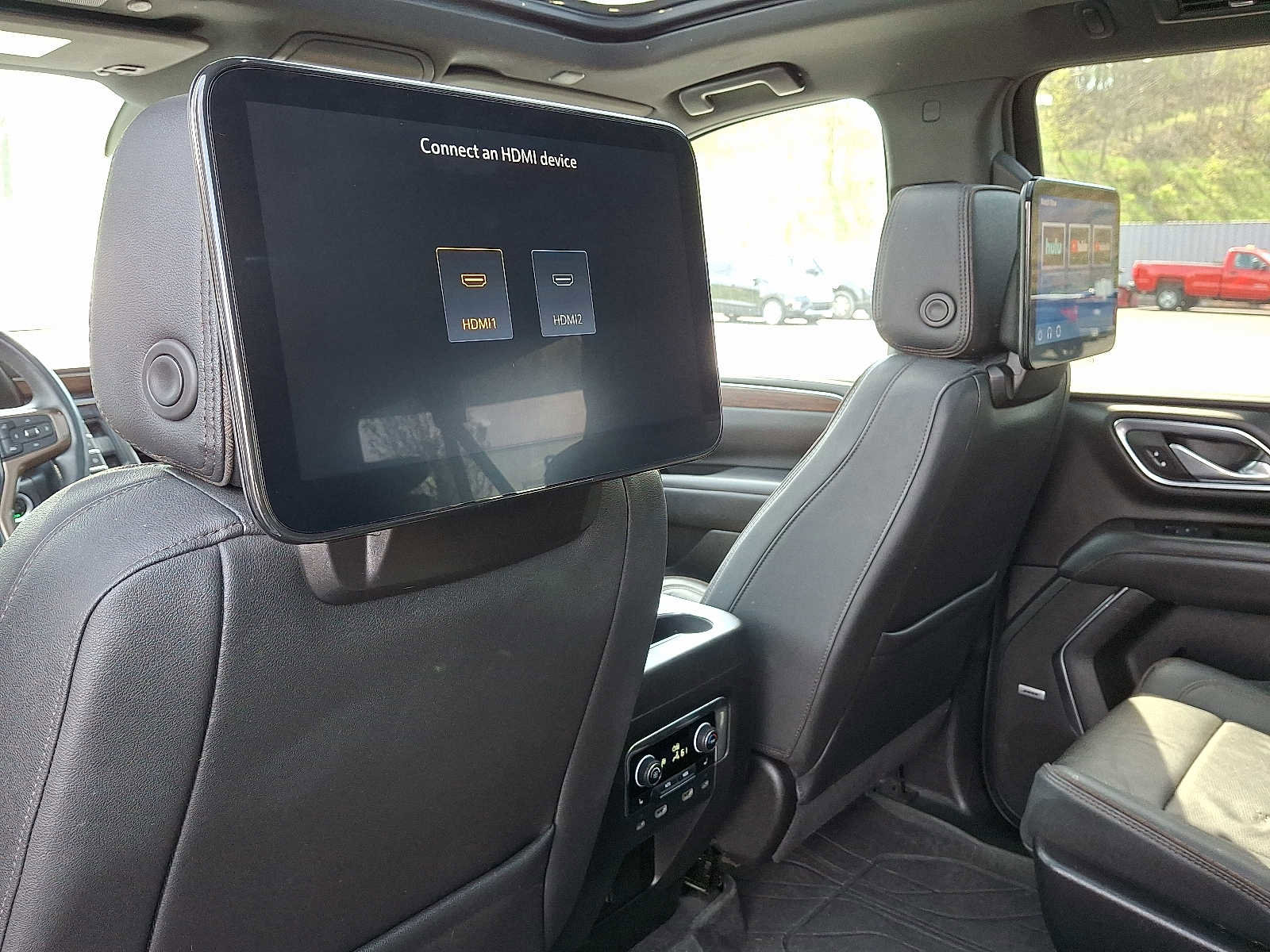 Used 2024 Chevrolet Suburban High Country w/ Advanced Technology Package AWD/4WD image 11