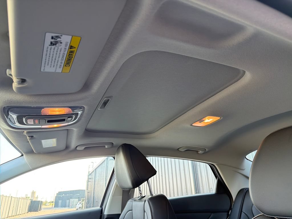New 2026 Hyundai Elantra Limited FWD image 28