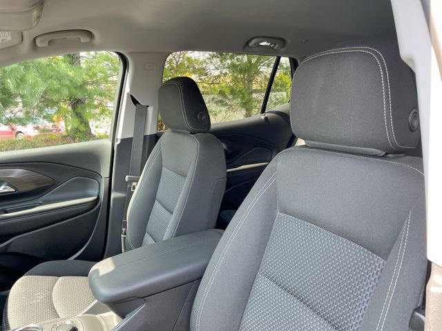 Used 2024 GMC Terrain SLE w/ Driver Convenience Package FWD image 10