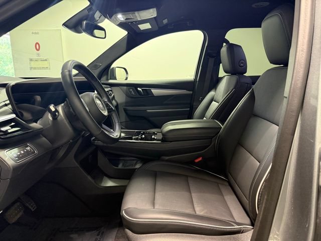 Used 2025 Buick Enclave Preferred w/ Power Package FWD image 16