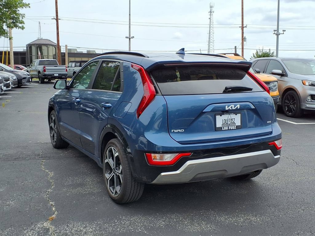 Used 2025 Kia Niro EX Touring FWD image 2