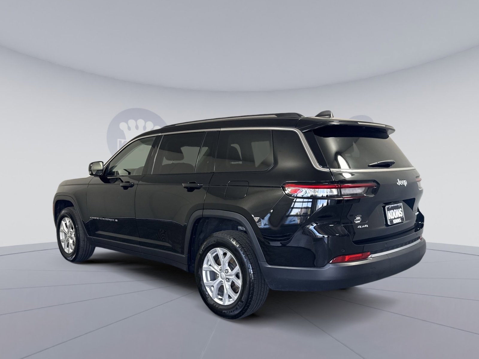 Used 2023 Jeep Grand Cherokee L Limited AWD/4WD image 4