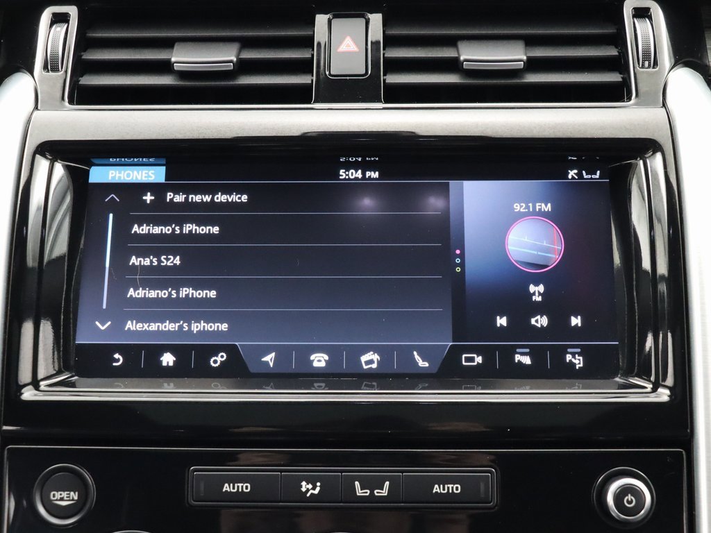 Used 2020 Land Rover Discovery HSE image 26