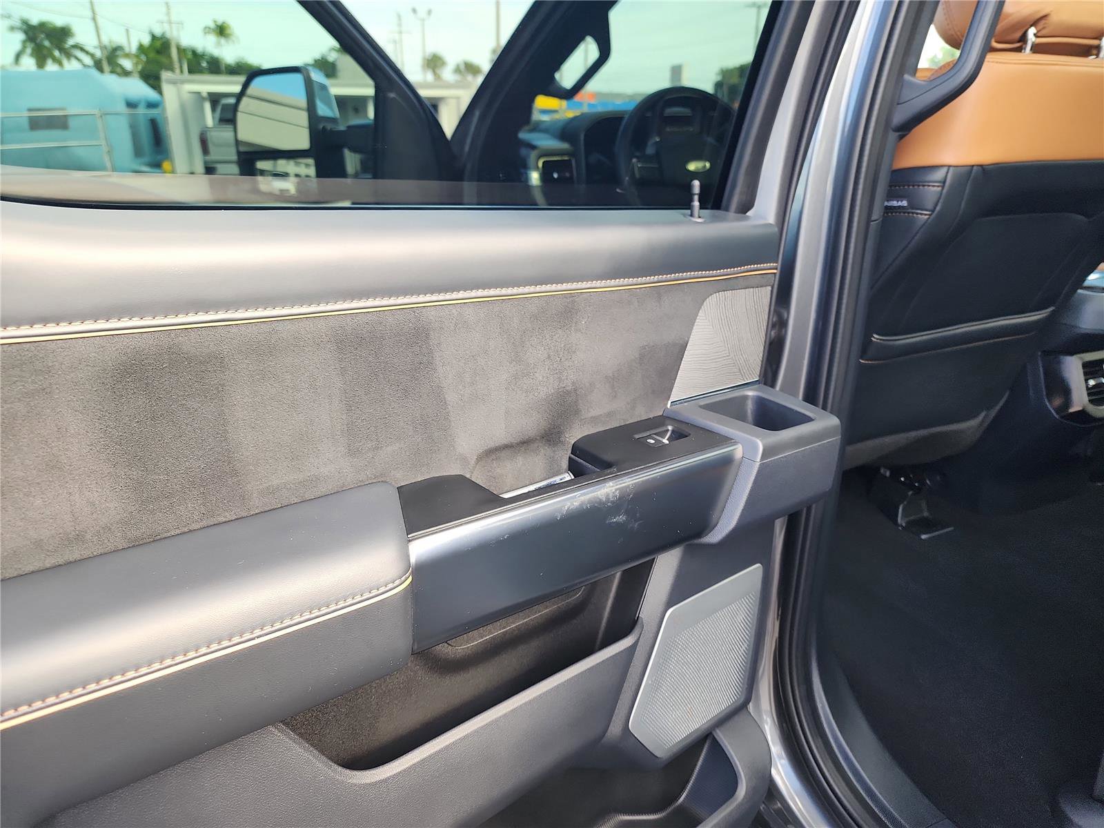 Used 2023 Ford F250 Platinum w/ Tremor Off-Road Package image 18